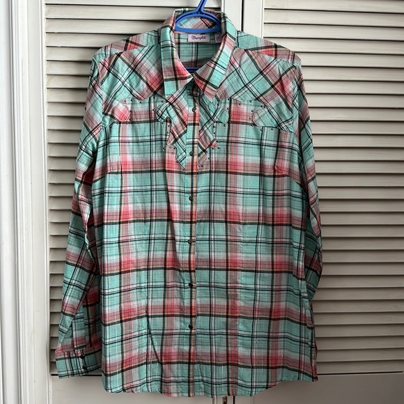 Size XL Wrangler Button Down - Picture 1 of 4